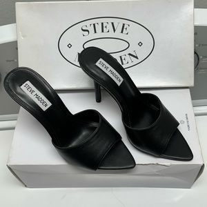 Black leather Steve Madden Heels Size 7